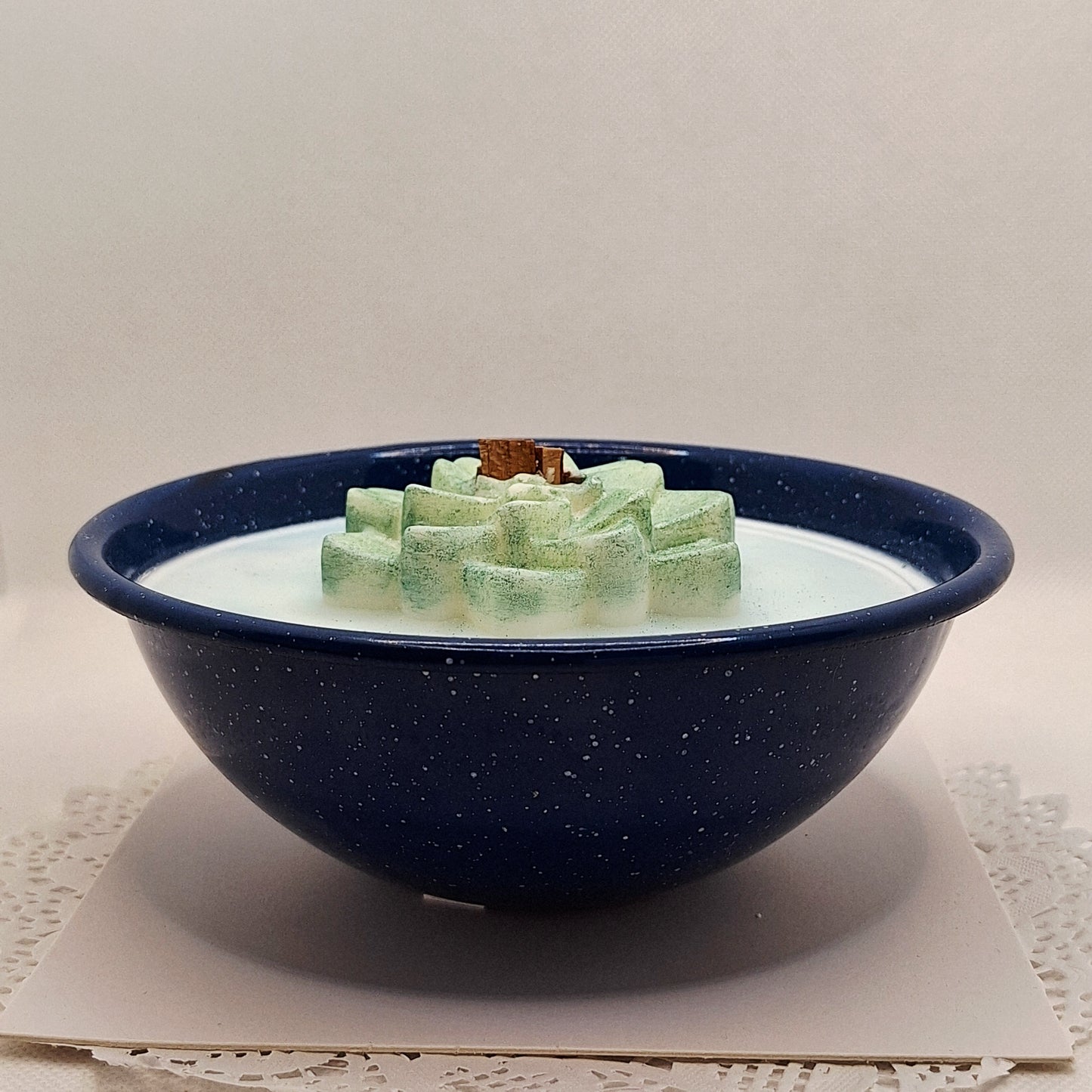 Vintage Enamelware Molded 12 oz Bowl Wood Wick Candle