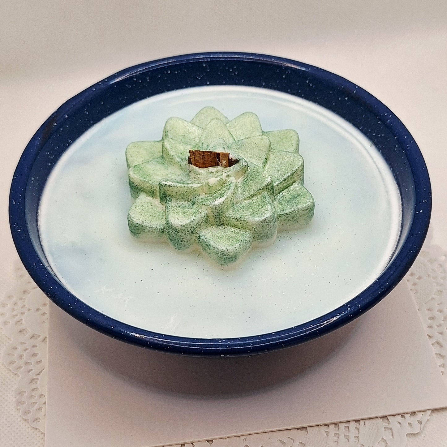Vintage Enamelware Molded 12 oz Bowl Wood Wick Candle