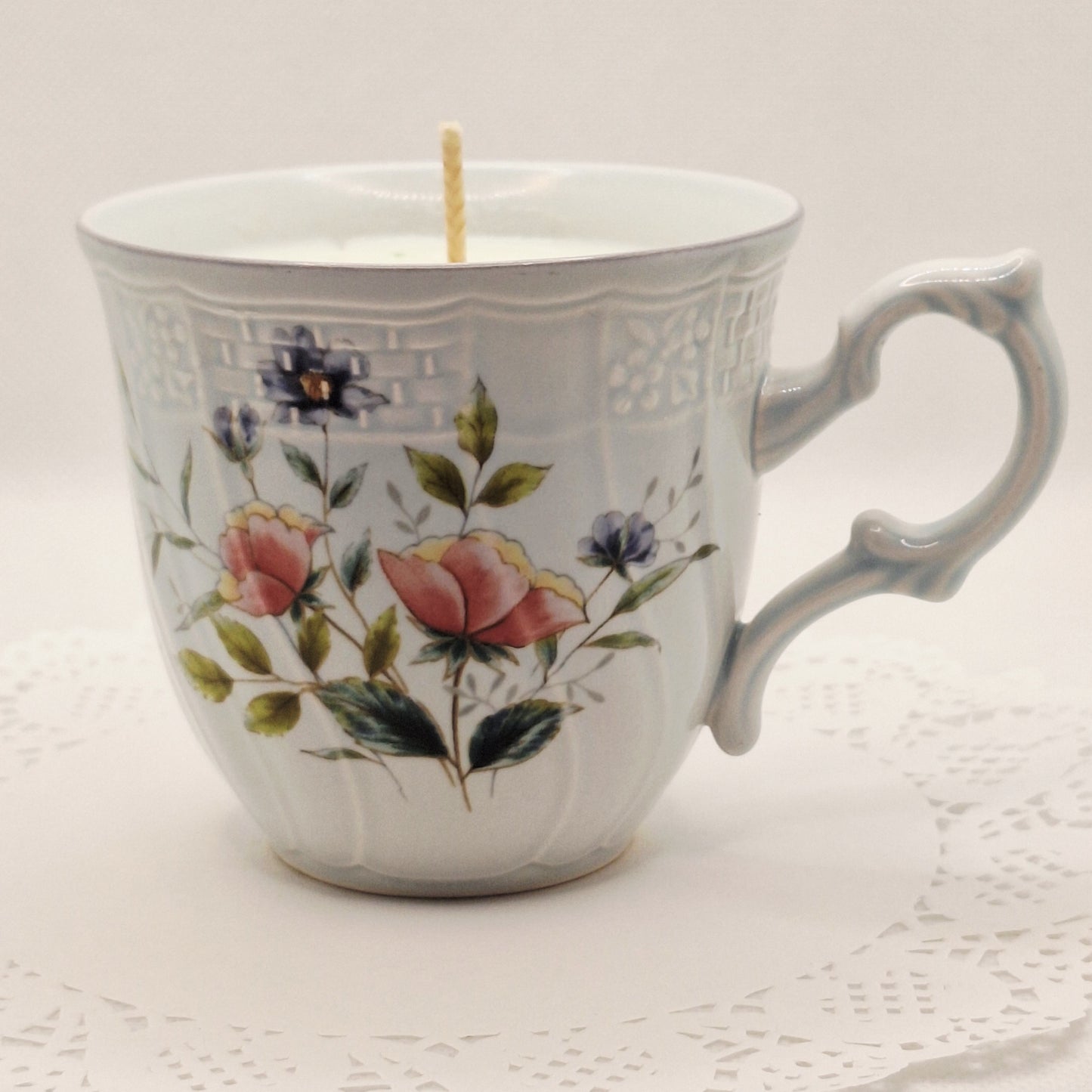 Mikasa Precious Blue Brook 6 oz Soy Wax Candle