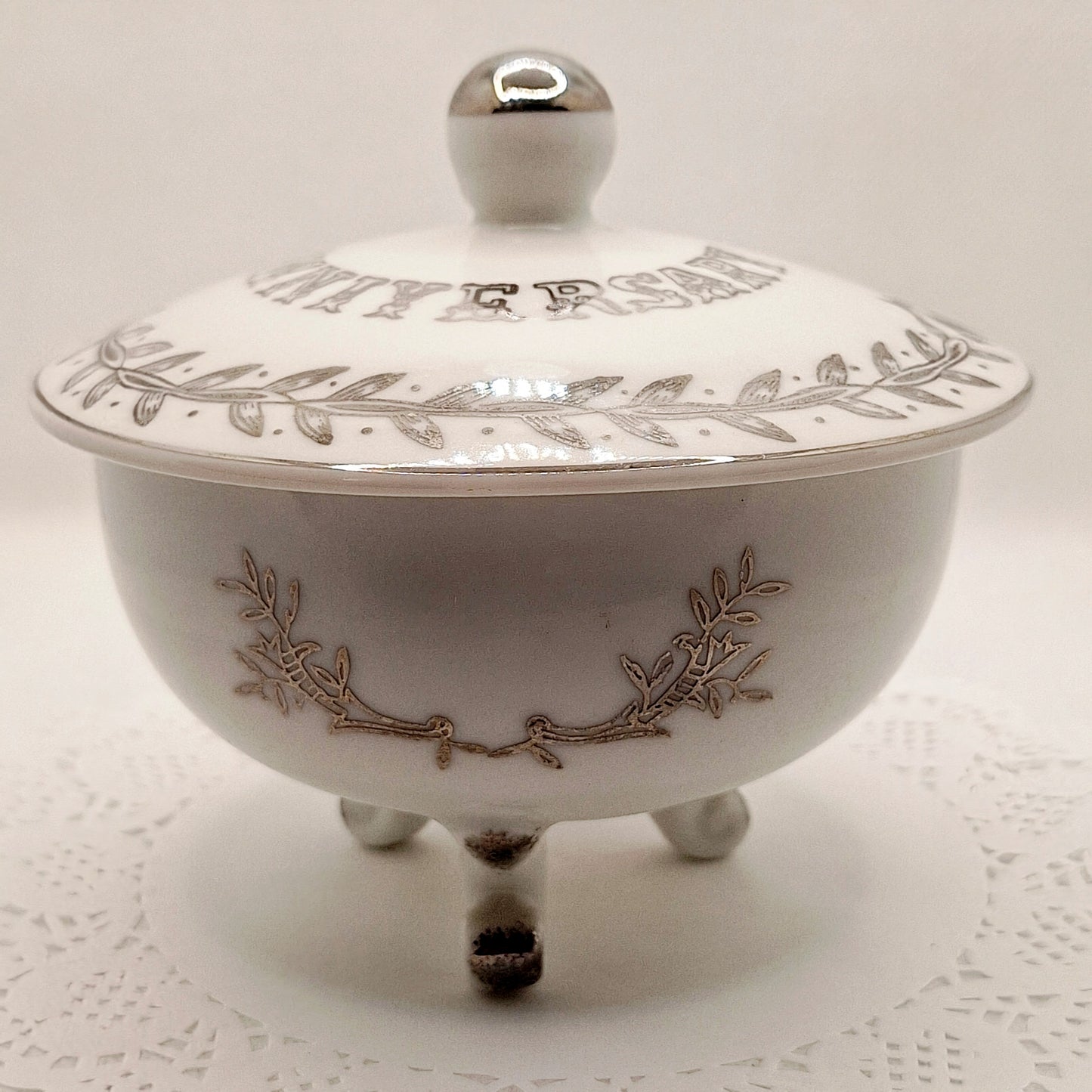 Lefton 25th Anniversary 8 oz Footed Dish Wood Wick Candle