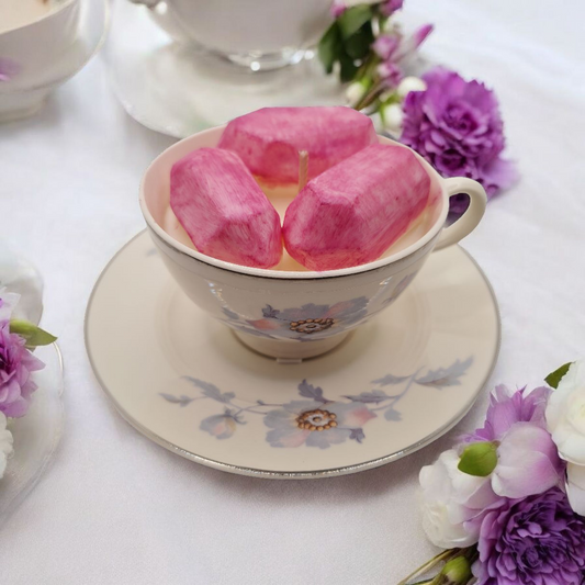 Salem Bryn Mawr 7 oz Molded Teacup and Saucer Candle