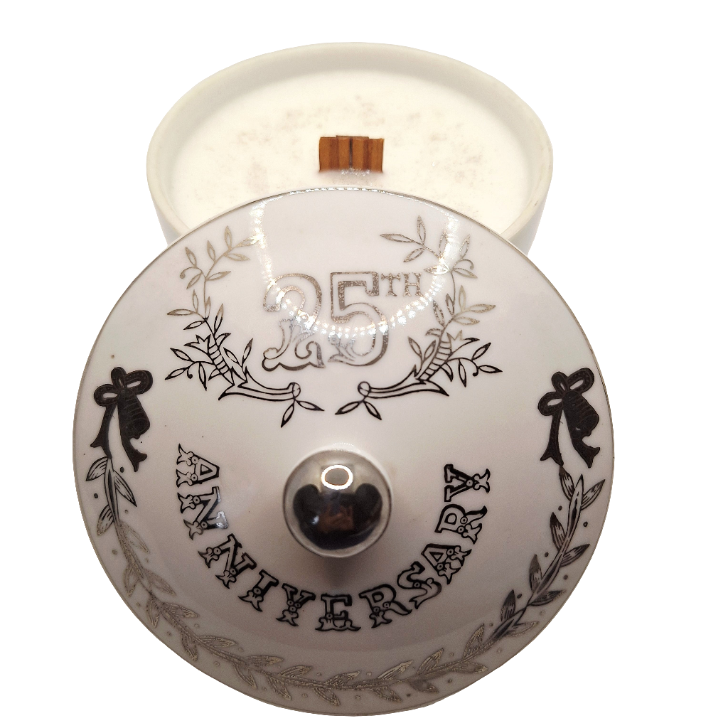 Lefton 25th Anniversary 8 oz Footed Dish Wood Wick Candle